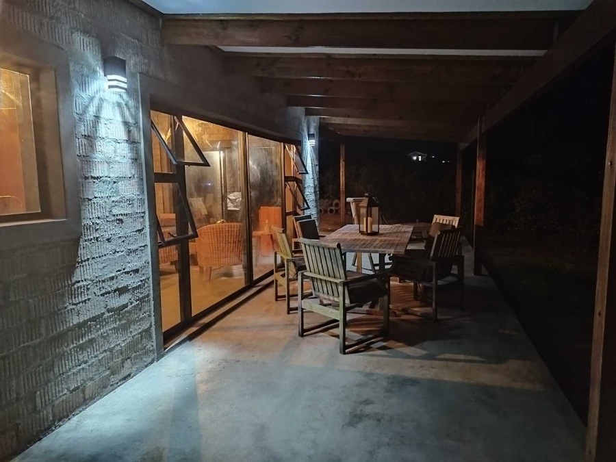 2 Bedroom Property for Sale in Cannon Rocks Eastern Cape
